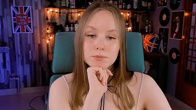 VivienLeeigh online show from January 14, 2025, 4:18 pm