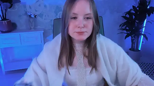 VivienLeeigh online show from February 8, 2025, 3:10 pm