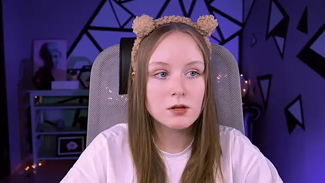 VivienLeeigh online show from February 13, 2025, 7:21 pm