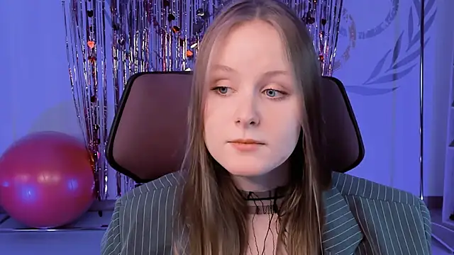 VivienLeeigh online show from February 16, 2025, 9:27 pm