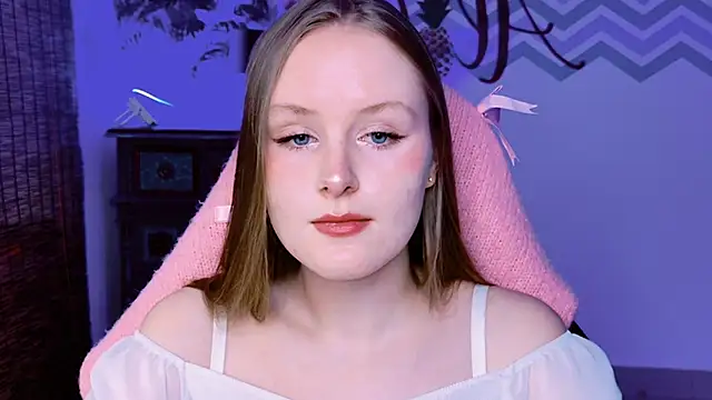 VivienLeeigh online show from October 5, 2025, 1:31 pm