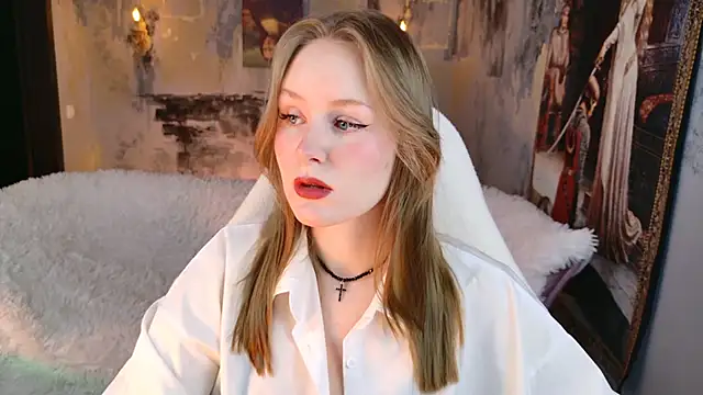 VivienLeeigh online show from March 12, 2026, 5:02 am