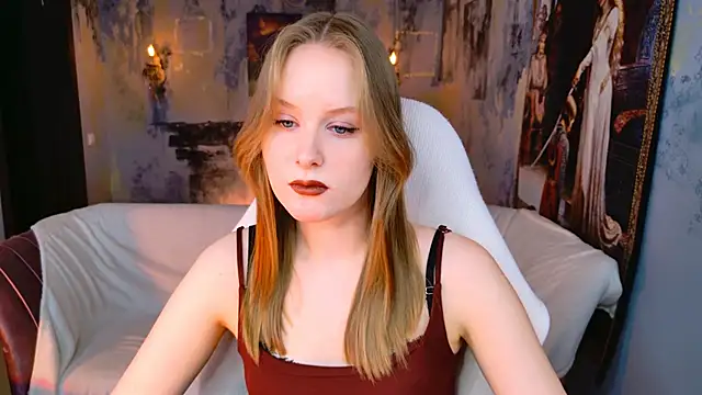 VivienLeeigh online show from March 23, 2026, 5:33 am