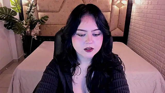 Snapshot of crimson_tati_ chatting on June 10, 2026, 5:07 am crimson tati online show from June 10, 2026, 5:07 am