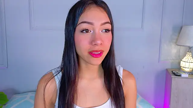 Snapshot of MiaOconner chatting on September 24, 2025, 8:34 pm MiaOconner online show from September 24, 2025, 8:34 pm