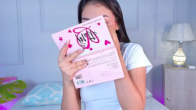 Snapshot of MiaOconner chatting on September 26, 2025, 8:13 pm MiaOconner online show from September 26, 2025, 8:13 pm