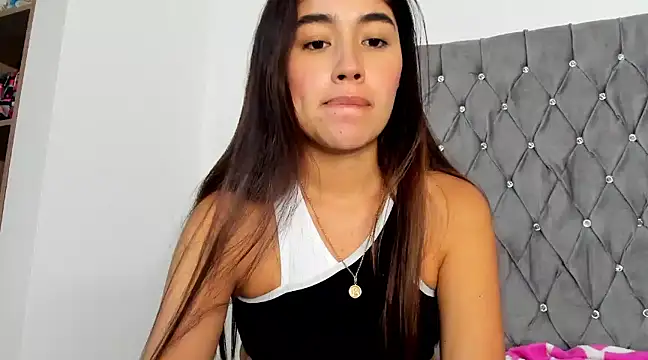 Snapshot of AriaMontgomery chatting on December 17, 2024, 1:29 am AriaMontgomery online show from December 17, 2024, 1:29 am