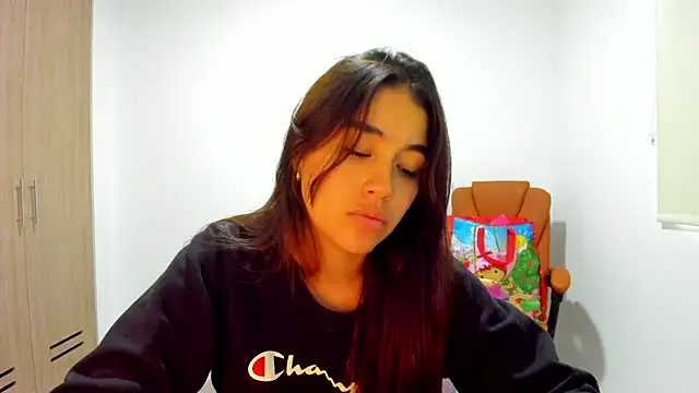 Snapshot of AriaMontgomery chatting on March 2, 2025, 9:32 pm AriaMontgomery online show from March 2, 2025, 9:32 pm