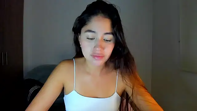 Snapshot of AriaMontgomery chatting on March 5, 2025, 11:38 pm AriaMontgomery online show from March 5, 2025, 11:38 pm