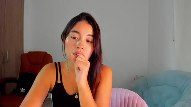 Snapshot of AriaMontgomery chatting on March 11, 2025, 8:41 am AriaMontgomery online show from March 11, 2025, 8:41 am