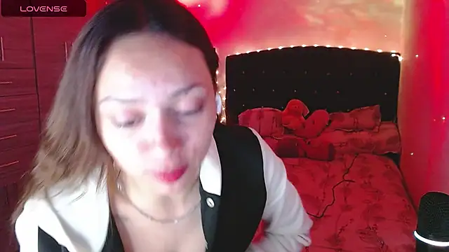 holy juli online show from September 25, 2025, 4:38 am