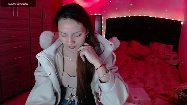 holy juli online show from September 27, 2025, 3:44 am