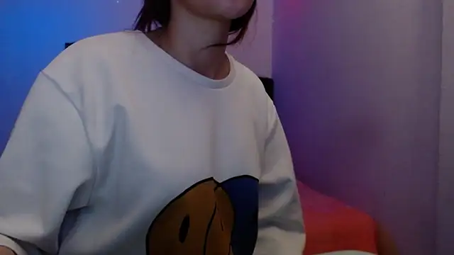 Snapshot of holy_juli chatting on April 19, 2026, 1:38 am holy juli online show from April 19, 2026, 1:38 am