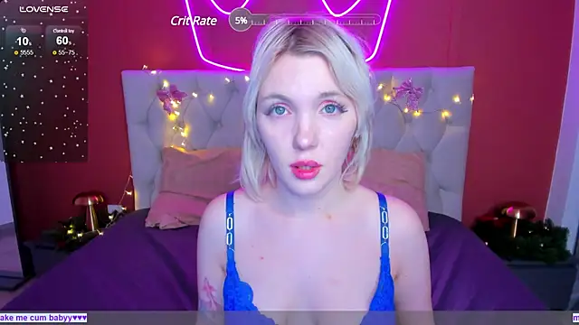 Snapshot of Fluffy_Monica chatting on December 14, 2024, 5:40 am Fluffy Monica online show from December 14, 2024, 5:40 am