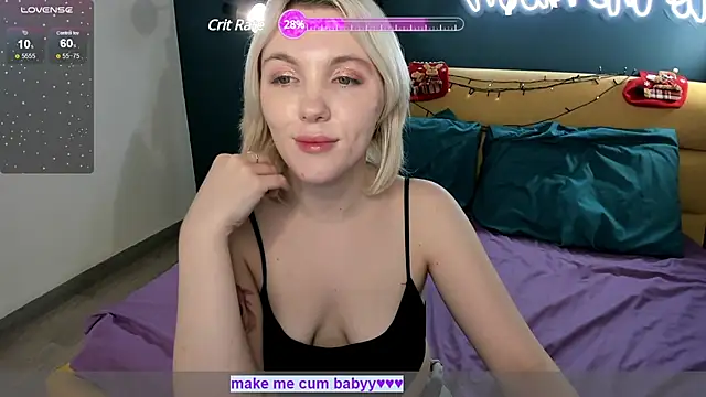 Snapshot of Fluffy_Monica chatting on December 27, 2024, 8:13 am Fluffy Monica online show from December 27, 2024, 8:13 am