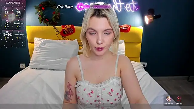 Snapshot of Fluffy_Monica chatting on January 15, 2025, 1:12 am Fluffy Monica online show from January 15, 2025, 1:12 am