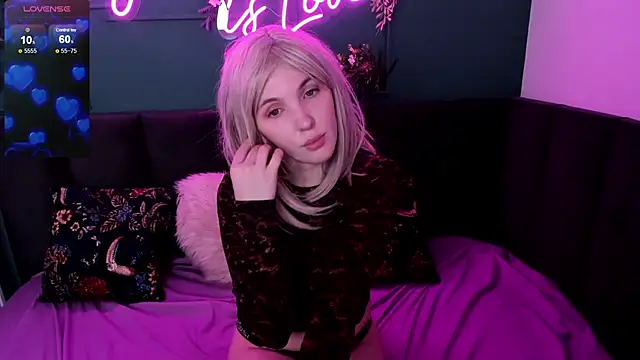 Snapshot of Fluffy_Monica chatting on March 1, 2025, 7:19 am Fluffy Monica online show from March 1, 2025, 7:19 am