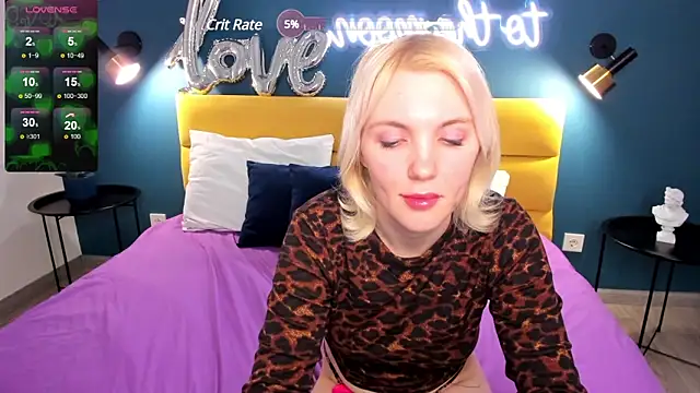 Snapshot of Fluffy_Monica chatting on March 12, 2025, 4:19 am Fluffy Monica online show from March 12, 2025, 4:19 am