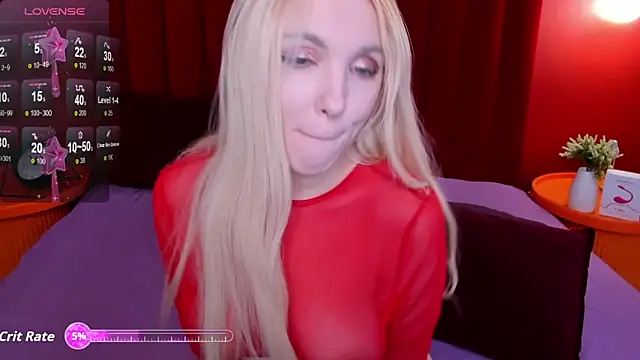 Snapshot of Fluffy_Monica chatting on October 8, 2025, 1:03 am Fluffy Monica online show from October 8, 2025, 1:03 am