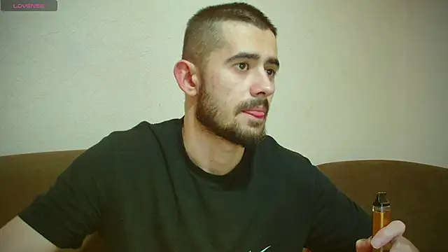 Snapshot of Sweet__Daddy chatting on January 10, 2025, 5:13 pm Sweet Daddy online show from January 10, 2025, 5:13 pm