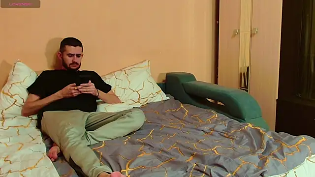 Snapshot of Sweet__Daddy chatting on January 13, 2025, 4:50 am Sweet Daddy online show from January 13, 2025, 4:50 am