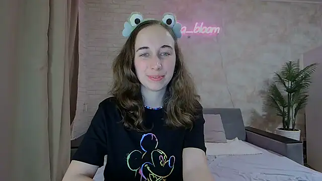 Snapshot of Anika_bloom chatting on February 10, 2025, 8:10 pm Anika bloom online show from February 10, 2025, 8:10 pm