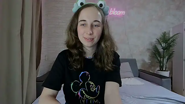 Snapshot of Anika_bloom chatting on February 11, 2025, 6:19 am Anika bloom online show from February 11, 2025, 6:19 am