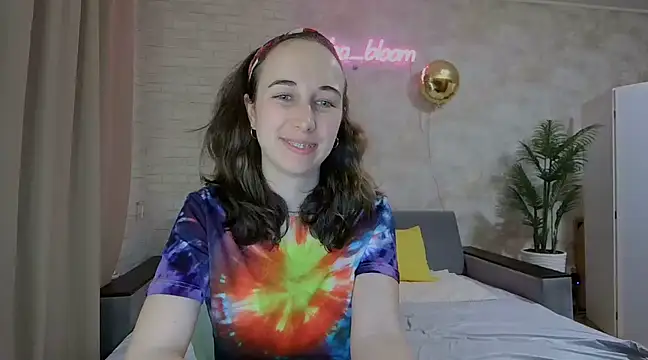 Snapshot of Anika_bloom chatting on February 16, 2025, 11:59 pm Anika bloom online show from February 16, 2025, 11:59 pm