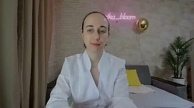 Snapshot of Anika_bloom chatting on February 17, 2025, 10:58 pm Anika bloom online show from February 17, 2025, 10:58 pm