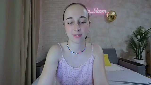 Snapshot of Anika_bloom chatting on February 20, 2025, 7:52 pm Anika bloom online show from February 20, 2025, 7:52 pm