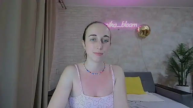 Snapshot of Anika_bloom chatting on February 21, 2025, 5:46 am Anika bloom online show from February 21, 2025, 5:46 am
