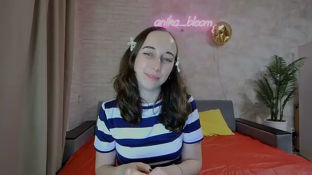 Snapshot of Anika_bloom chatting on February 25, 2025, 2:47 am Anika bloom online show from February 25, 2025, 2:47 am