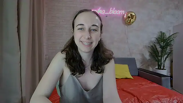 Snapshot of Anika_bloom chatting on February 28, 2025, 12:10 am Anika bloom online show from February 28, 2025, 12:10 am