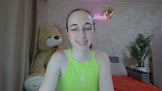 Snapshot of Anika_bloom chatting on March 9, 2025, 11:56 pm Anika bloom online show from March 9, 2025, 11:56 pm