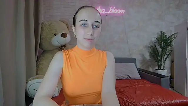 Snapshot of Anika_bloom chatting on March 10, 2025, 11:38 pm Anika bloom online show from March 10, 2025, 11:38 pm