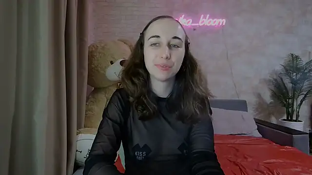 Snapshot of Anika_bloom chatting on March 15, 2025, 12:47 am Anika bloom online show from March 15, 2025, 12:47 am