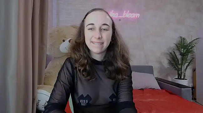 Snapshot of Anika_bloom chatting on March 15, 2025, 6:58 am Anika bloom online show from March 15, 2025, 6:58 am