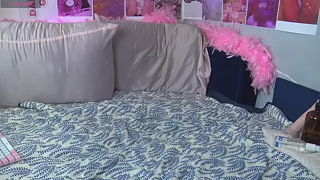 MiraMilf online show from December 9, 2024, 8:33 am