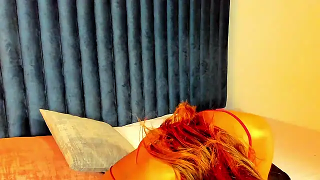 Lily Miiller online show from January 14, 2025, 5:45 pm