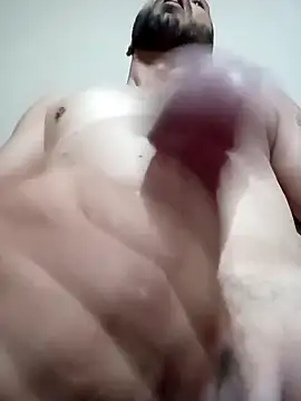 P4uzud4O online show from October 6, 2025, 5:43 pm