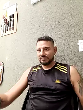 P4uzud4O online show from April 15, 2026, 9:48 pm