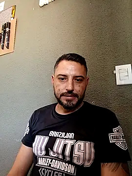 P4uzud4O online show from April 17, 2026, 2:31 pm