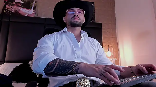 JeanColleman online show from November 1, 2025, 4:14 am