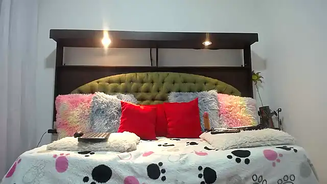 EMILY ROUSSE71 online show from February 22, 2025, 11:13 pm