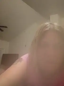 Playmate86 online show from April 18, 2026, 6:28 am