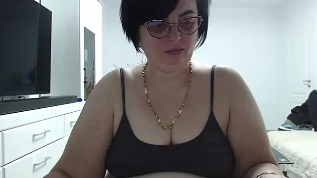 Amandamuller1982 online show from February 7, 2026, 4:22 pm