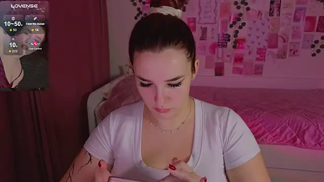 CookyDaisy online show from November 14, 2025, 7:23 pm