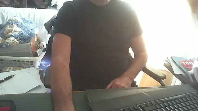 Snapshot of shyfrenchcock1 chatting on September 19, 2025, 10:05 am shyfrenchcock1 online show from September 19, 2025, 10:05 am