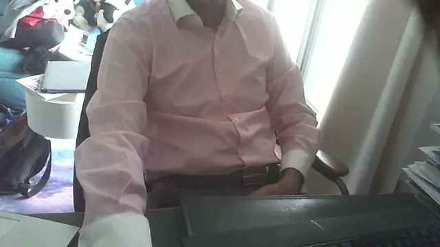 Snapshot of shyfrenchcock1 chatting on November 6, 2025, 10:27 am shyfrenchcock1 online show from November 6, 2025, 10:27 am