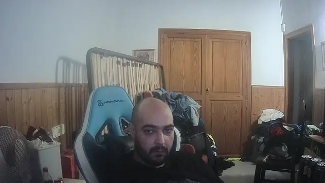 chicomallorca96 online show from October 13, 2025, 10:37 am